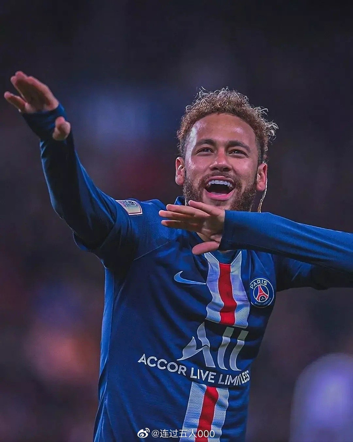 却把镜头拉 却把镜头拉