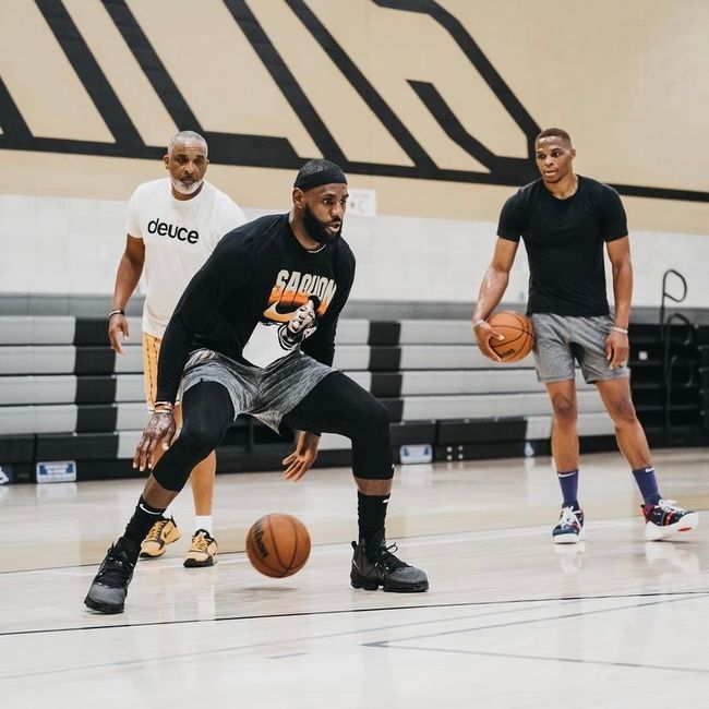 爵士依靠外 爵士依靠外